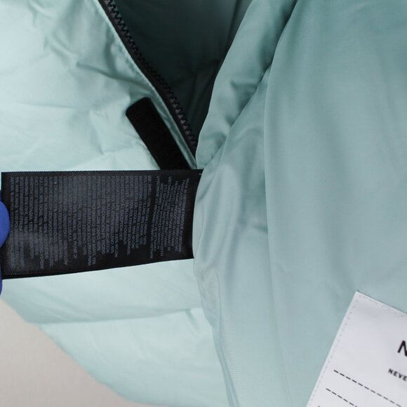 NWT The North Face Kids' Retro 1996 Nuptse 700 Fill Down Hooded Parka, Large(12) - Picture 13 of 16